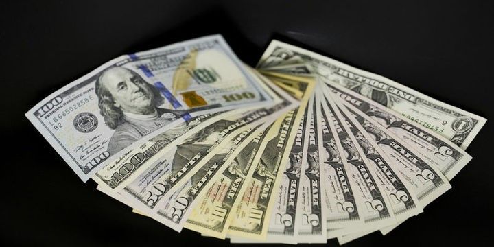 Artıq Dolları 1.72 manatdan satırlar