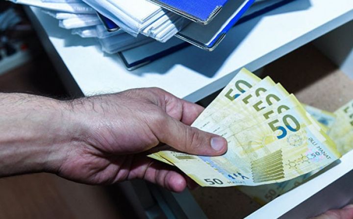 Bankların valyuta gəlirləri Dollar/manatın sabitləşməsilə azalır