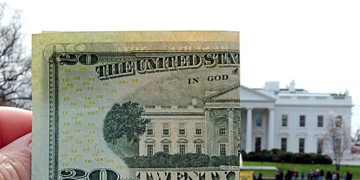 Dollar təxminən 7 ilin ən pis yarımilini qeyd edib