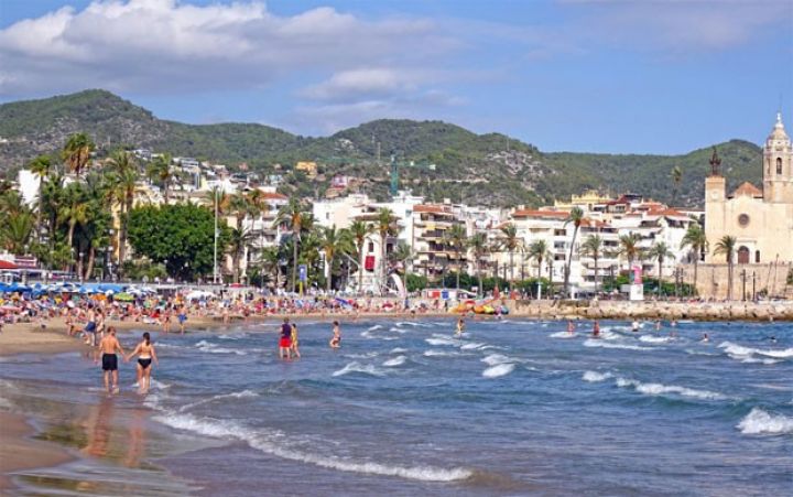 Lionel Messi 30 milyon avroya otel alıb