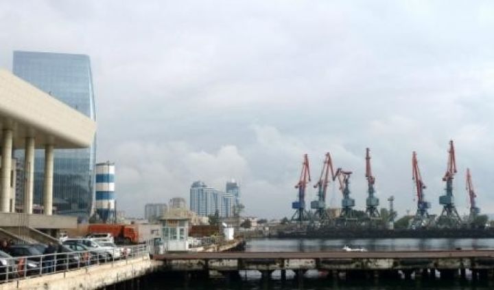 Azərbaycan Almaniyadan liman kranları alır