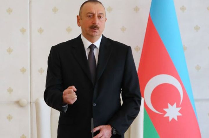 Prezident Xidmət rəisinə general-mayor rütbəsi verdi