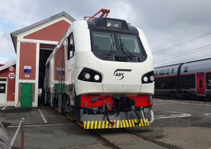 Bakıdan Tbilisiyə daha tez çatmaq olacaq - Yeni elektrovozlar