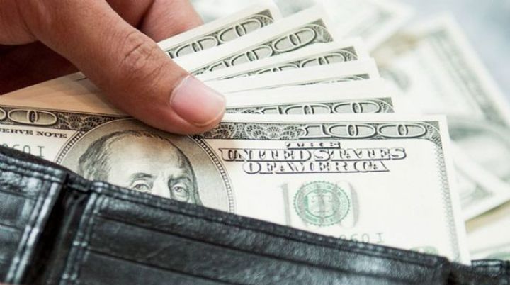 Dolların bazar ertəsinə olan rəsmi məzənnəsi açıqlandı