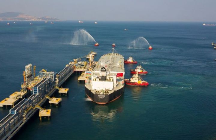 STAR Neft Emalı Zavoduna ilk xam neft Azərbycandan gətirilib