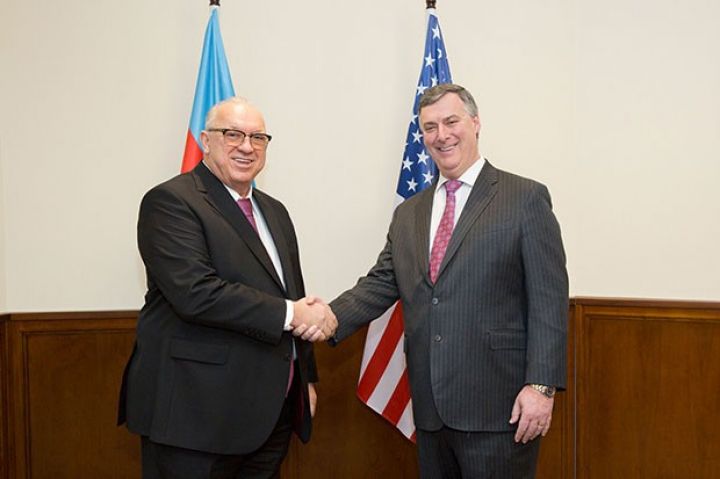 AZAL 14 Boeing alır