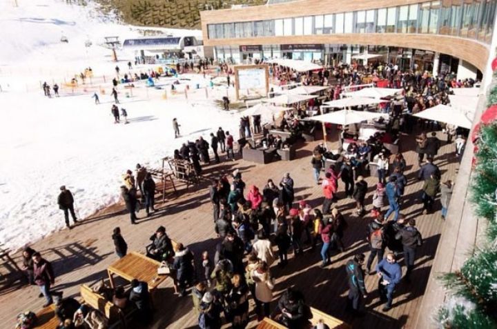 3 gündə 10 mindən çox turist qəbul edib