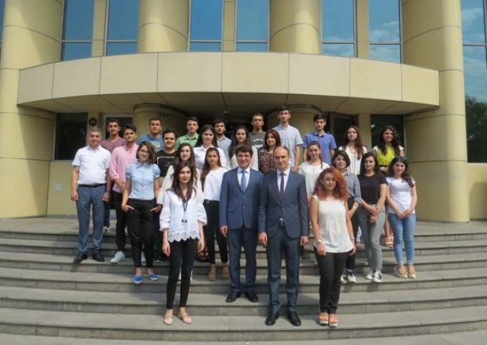 Bank Respublika ən savadlı tələbələri işə qəbul edəcək 