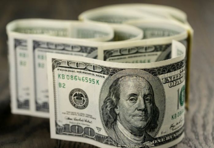 Dolların bazar ertəsinə olan rəsmi məzənnəsi açıqlandı