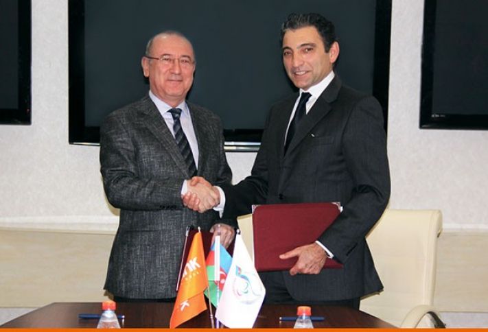 Unibank 3 illik müqaviləyə imza atdı 