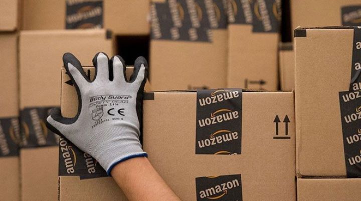 Minimum saatlıq maaşı 15 dollara qaldırdı