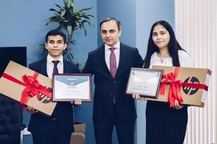 Bu 2 uğurlu tələbə "Rabitəbank"dan hər ay təqaüd alacaq!