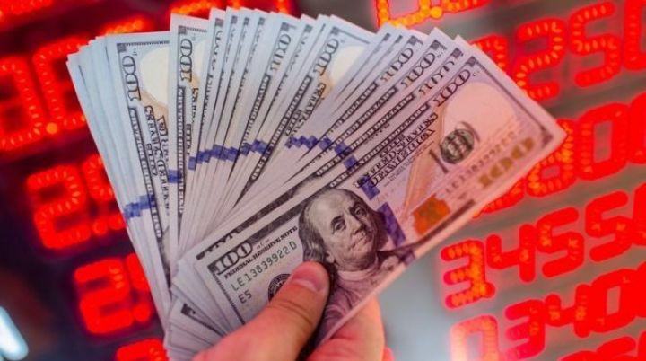 Dolların sabaha olan rəsmi məzənnəsi açıqlandı