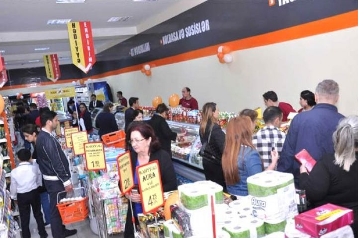 Əhalinin gəlirləri 6,6%, qiymətlər 2,7% artıb