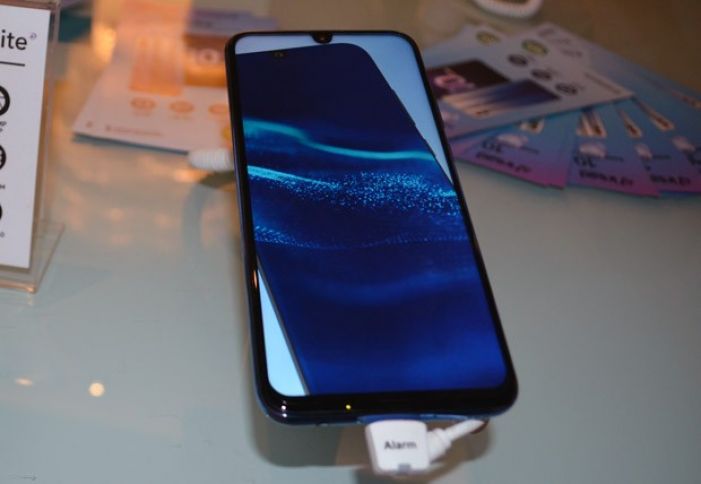 Azərbaycanda möhtəşəm telefon satışa çıxdı - QİYMƏTİ