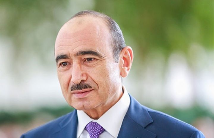 Prezidentin köməkçisindən “Neolit” kafesindəki insidentlə bağlı - Açıqlama