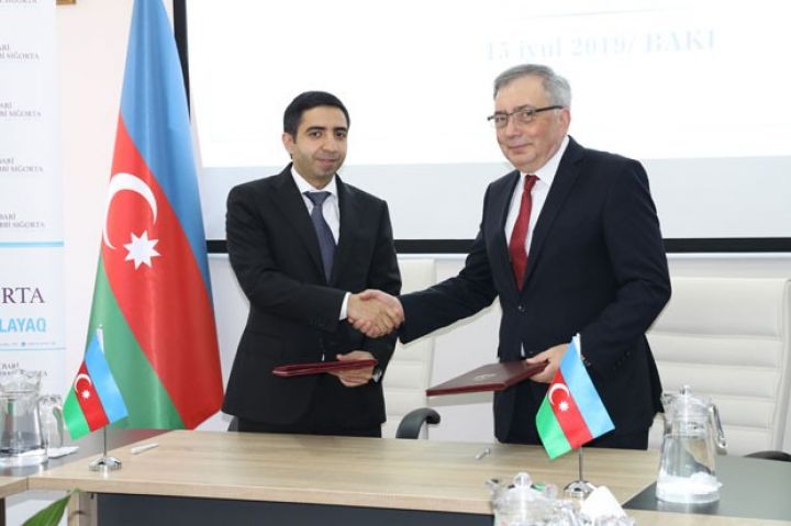 İcbari tibbi sığortanın tətbiqinə dəstək üçün Memorandum imzalanıb