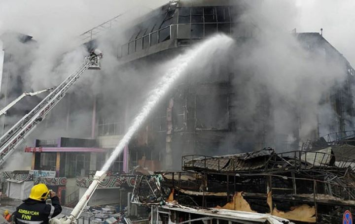 "Ticarət mərkəzinin rəhbərliyi qaydalara əməl etməyib" - AÇIQLAMA