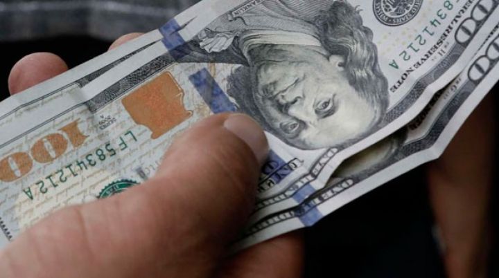 Dollar krediti olanların nəzərinə - SİYAHI AÇIQLANACAQ