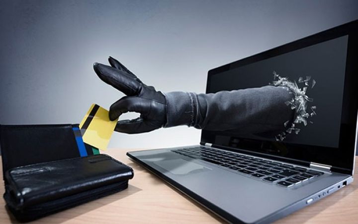 "124 nəfərin hesabından pul çıxarmışdım, bank xəbərsiz idi"