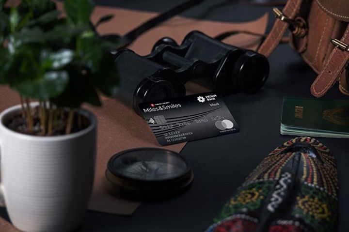 Komissiyasız nağdlaşdırma və valyuta mübadiləsi təqdim edən kart 