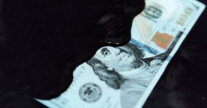 Nazir: "Neftin büdcə qiymətini aşağı götürmək siyasəti davam etdiriləcək"