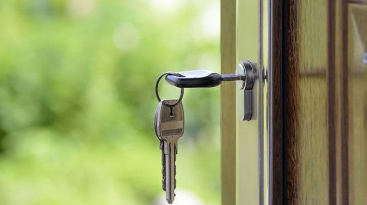 Birləşdirilmiş 4 mənzilin hərrac qiyməti 2 dəfədən çox aşağı salındı