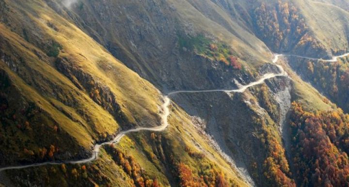 Gürcüstanda dəhşətli qəza - azı 17 turist ölüb