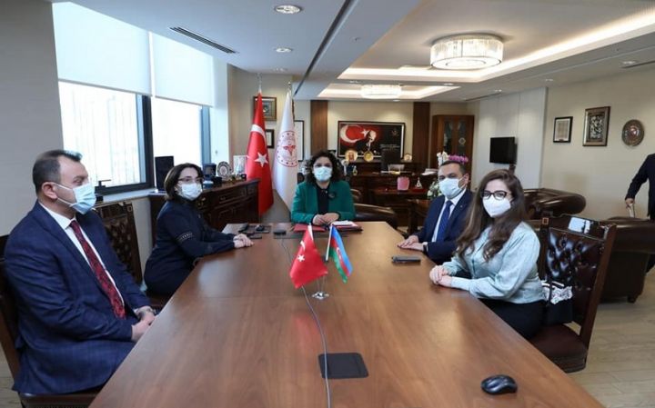 Azərbaycanla Türkiyə birgə vaksin əldə etmə imkanlarını müzakirə edib