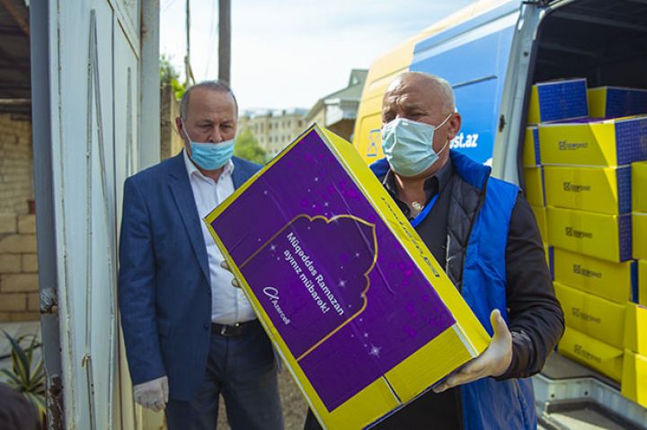 Daha 1000 ailə Azercell-dən Ramazan sovqatı aldı!