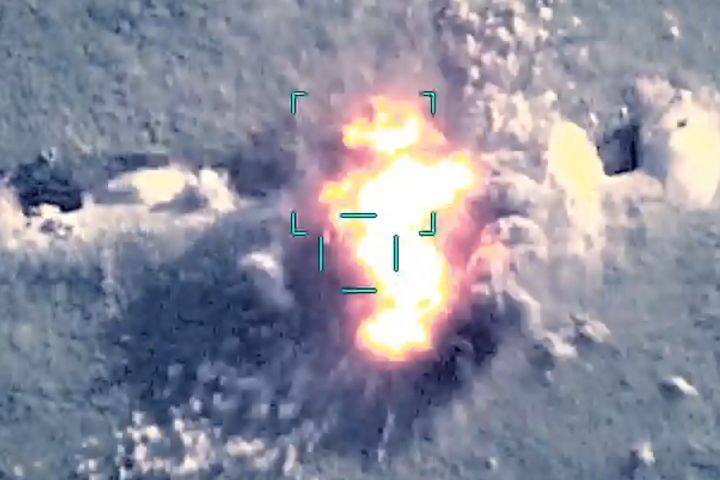 Düşmənin canlı qüvvəsi bölmələrimizin sərrast atəşi ilə məhv edilib - VİDEO