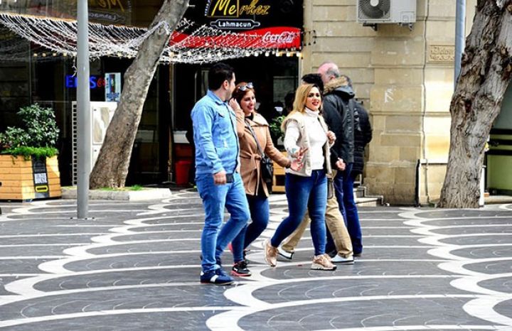 “Ötən il xarici turistlər Azərbaycanda 4,3 milyard manat xərcləyiblər”