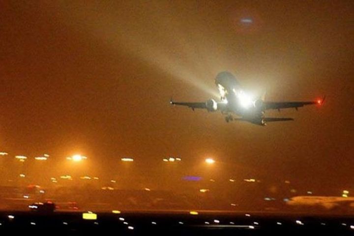 Bakı-Moskva təyyarəsi quş sürüsü ilə toqquşdu