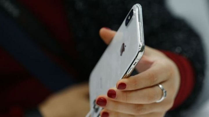 Apple köhnə iPhone sahiblərinə 25 dollar ödəyəcək