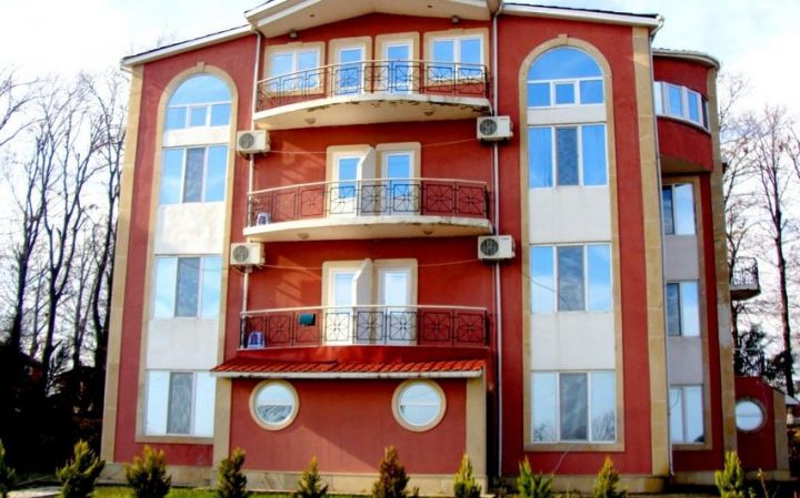 Hadı Rəcəblinin restoranında toy məclisi təşkil edilib, saxlanılanlar var