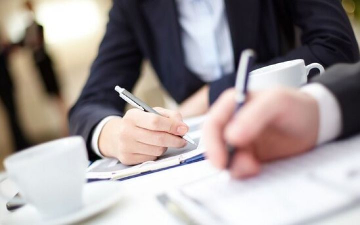 Gəncədə dövlət qulluğunda çalışanların orta maaşı 900 manatdan yüksəkdir