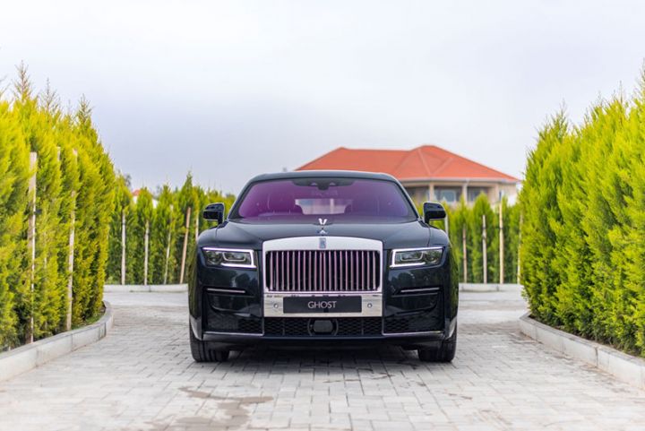 Rolls-Royce-ın ən uğurlu modelinin yeni versiyası Bakıda təqdim edildi