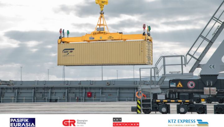 İlin ilk Çin-Azərbaycan konteyner qatarı Bakıya çatıb