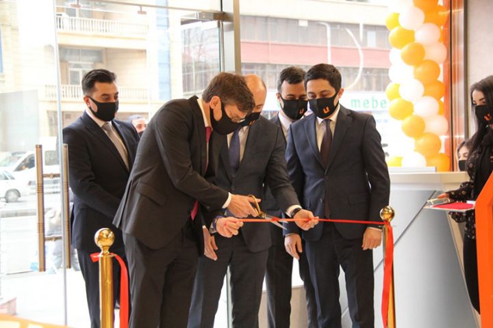 Unibank filialı yeni konseptdə və yeni ünvanda