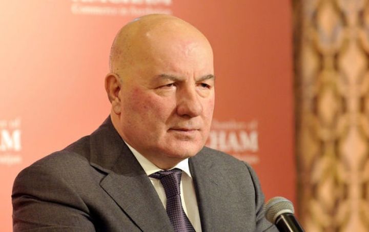 “Necə Manata əmr etmək olar?! O azaddır!”