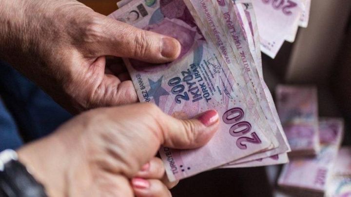 Dollar/Türk Lirəsində rekord ardınca rekord