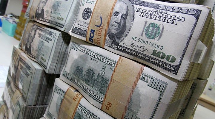 Banklar dollar aldılar - VALYUTA HƏRRACININ NƏTİCƏSİ