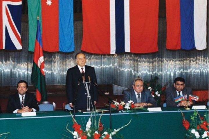 "Əsrin müqaviləsi"nin imzalanmasından 27 il ötür
