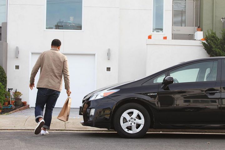 "Uber" Bakıda kuryer xidməti də göstərməyə başladı