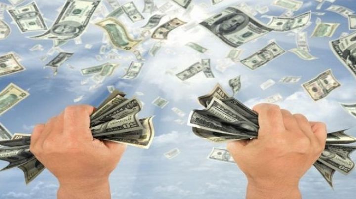 Hərrac keçirildi, banklar dollar aldı