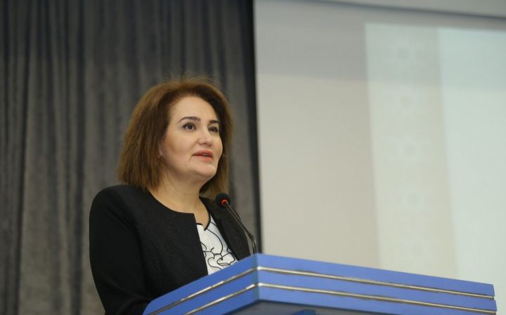 Təhsil nazirinin müavini vəzifəsindən azad edildi