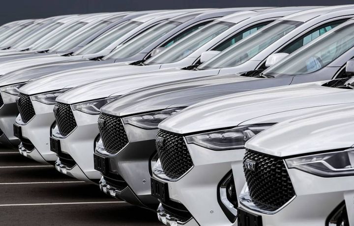 Bu ilin ikinci yarısında Rusiyada avtomobillərin daha da bahalaşacağı proqnozlaşdırlır