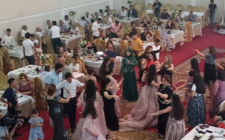 Daha bir restoran sahibi cərimələnib