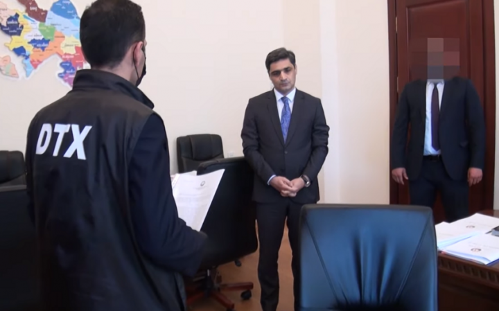 İttiham aktı: Sabiq nazir müavini 1 milyon 800 min manat rüşvət alıb