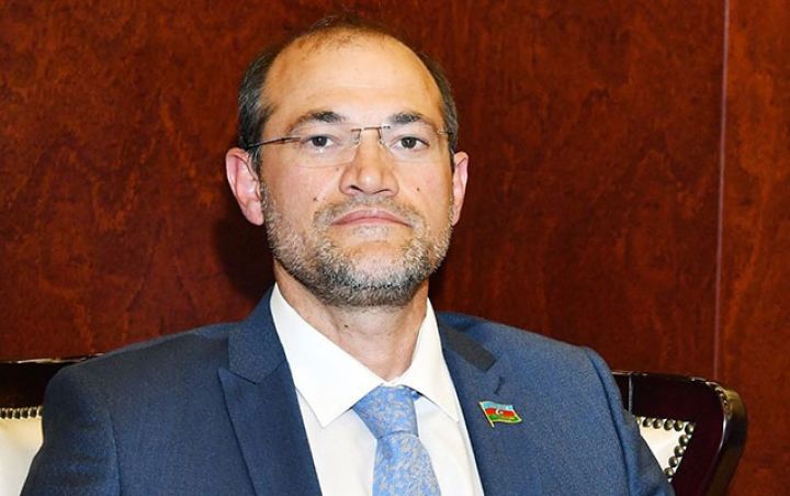 “Ölkə yağlı “əppək”dir, daraşıb talayırlar”